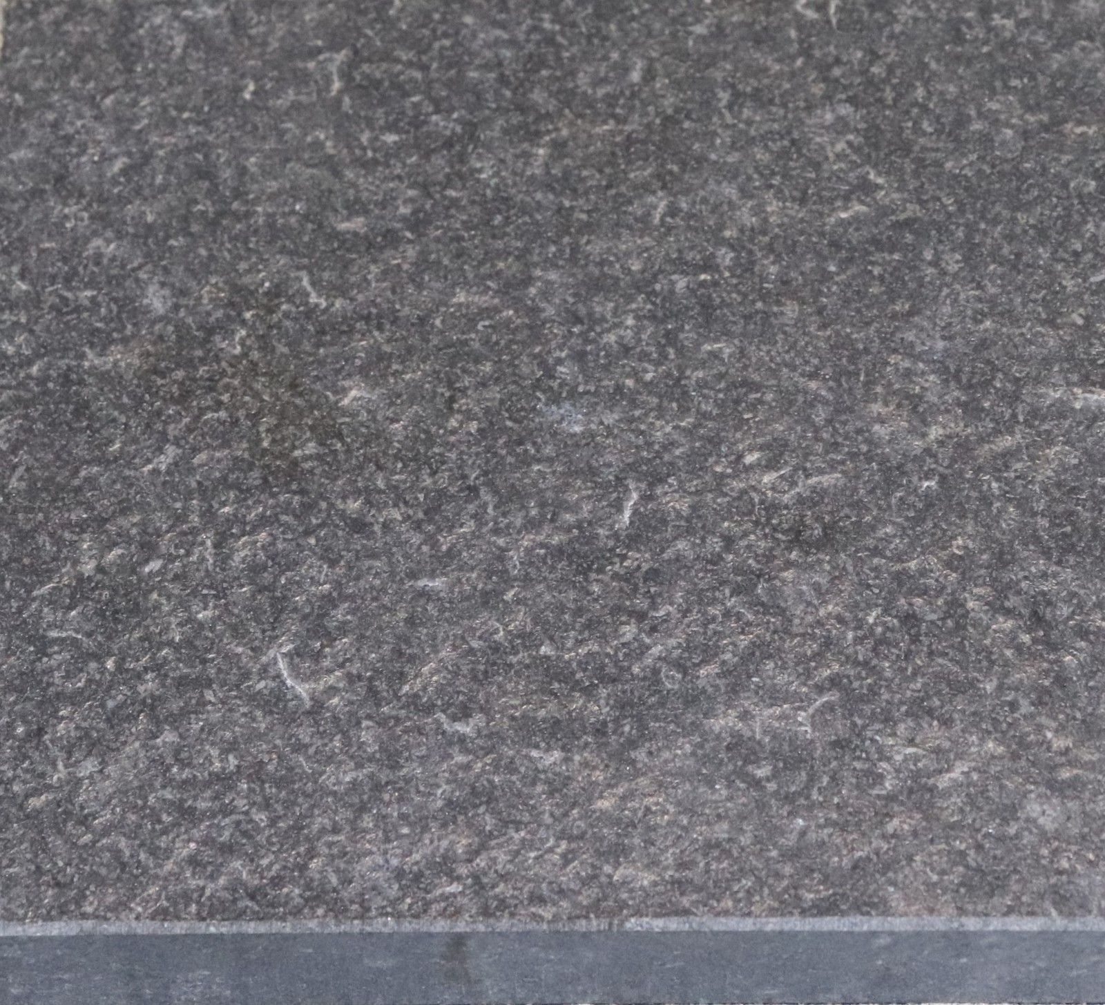 Nero Zimbabwe flammet & børstet